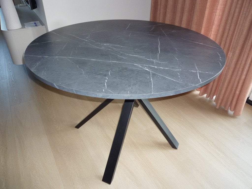 Ronde tafel., Ophalen, Overige materialen, Rond, Zo goed als nieuw