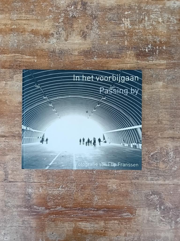 In het voorbijgaan - fotografie van Flip Franssen, Ophalen of Verzenden, Zo goed als nieuw, Fotografie algemeen