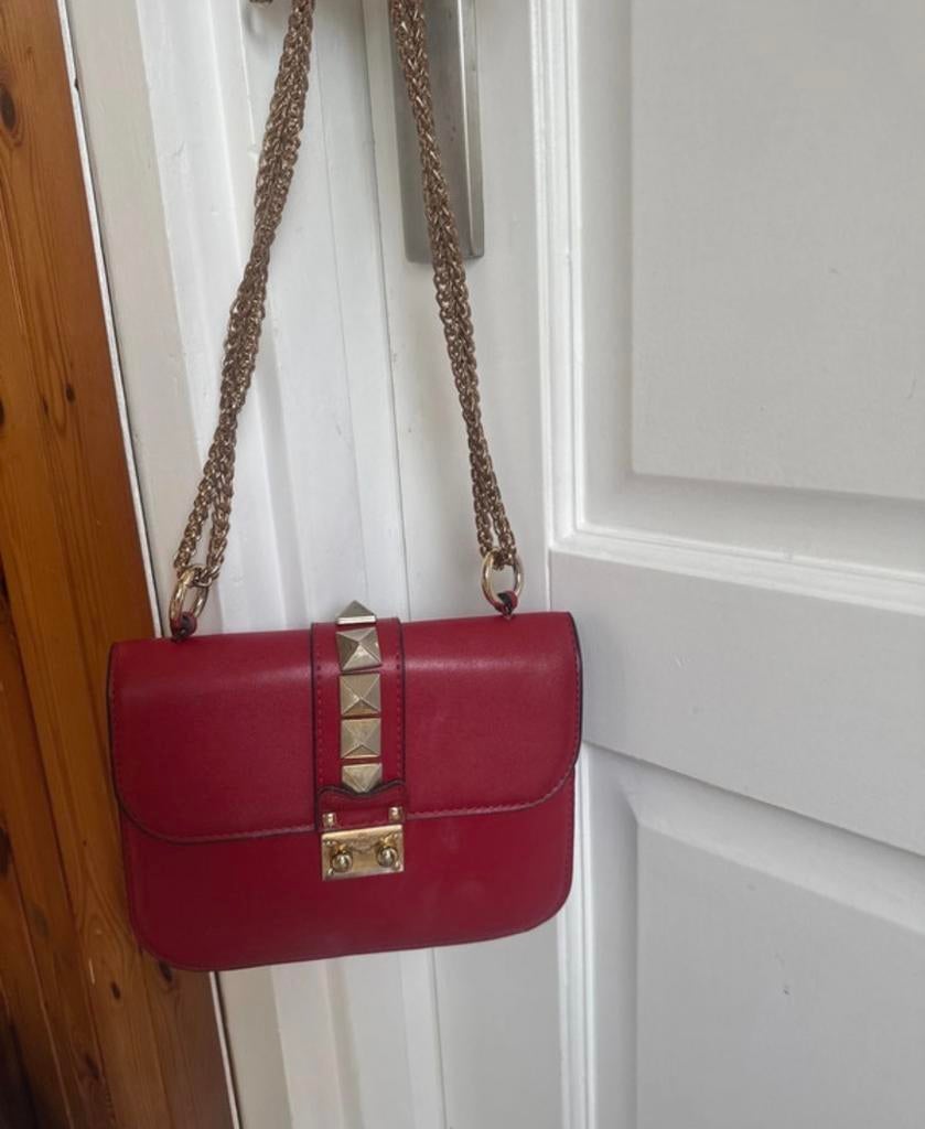 Valentino rode schoudertas met studs, Ophalen of Verzenden, Gebruikt, Rood, Schoudertasje