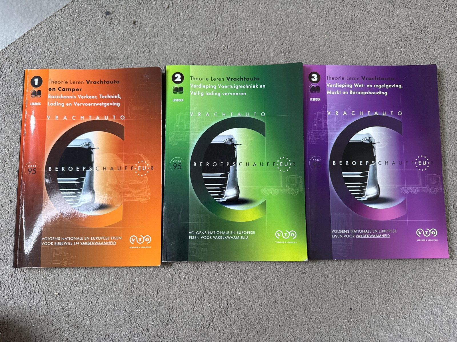 Vrachtauto theorieboeken set (3 delen) - Code 95, Ophalen of Verzenden, Zo goed als nieuw, MBO