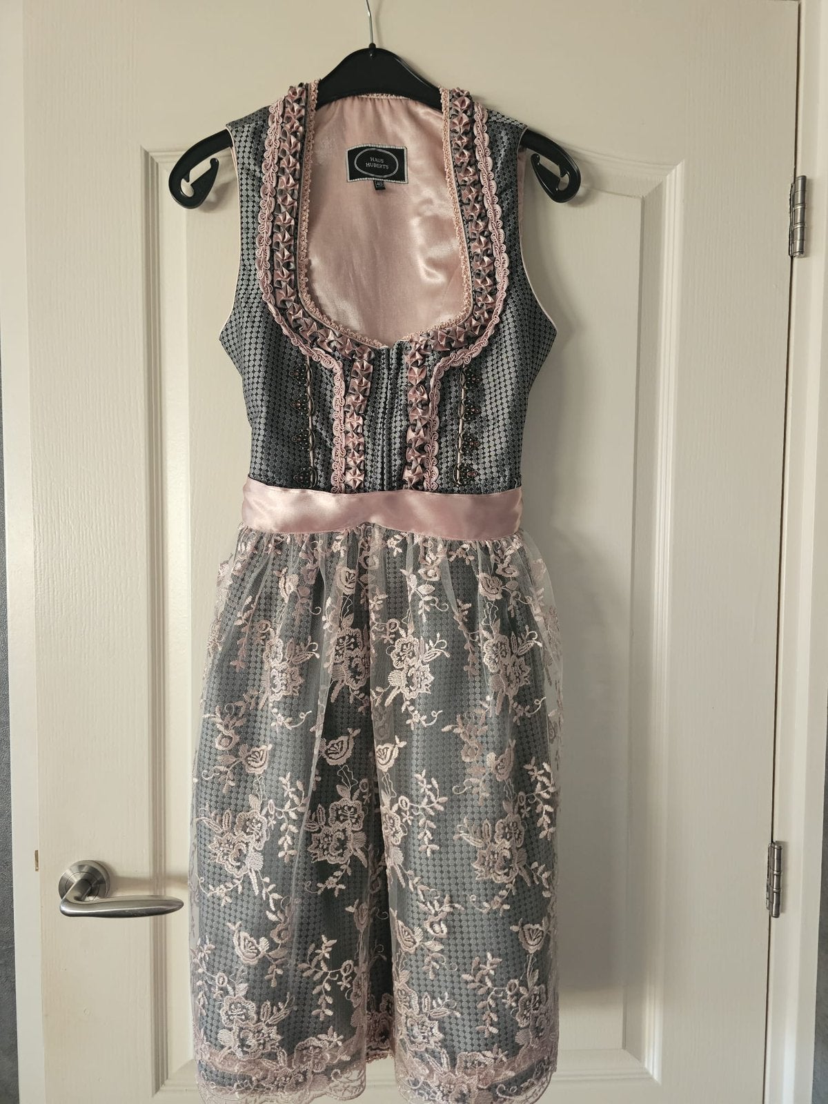 Dirndl zilvergrijs oudroze, Maat 38/40 (M), Ophalen of Verzenden, Kleding, Overige thema's