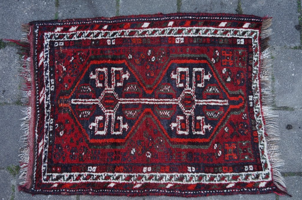 vintage geweven kleed tapijt rood wit wol soepel stevig, Gebruikt, 100 tot 150 cm, Vintage, Overige kleuren