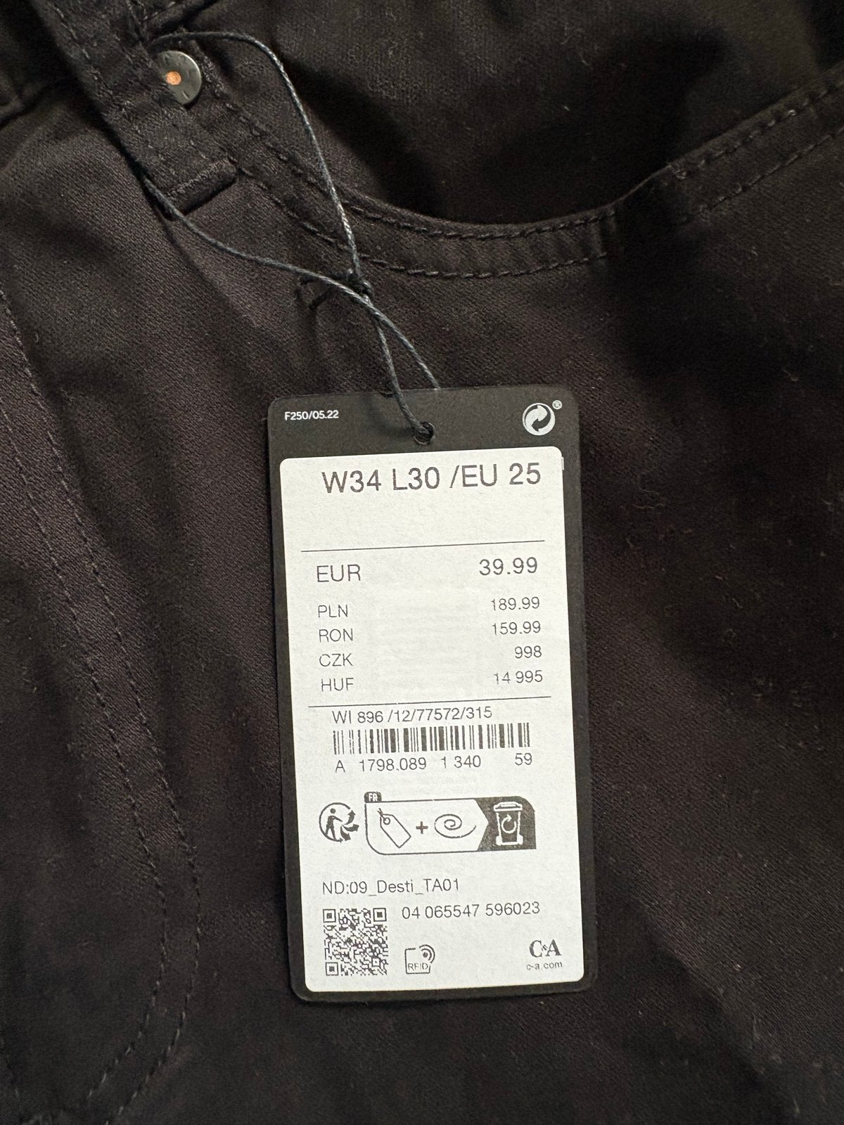 Nieuwe zwarte broek met prijskaartje - C&A W34 L30, Kleding | Heren, Broeken en Pantalons, Ophalen, Nieuw, Overige maten, Zwart