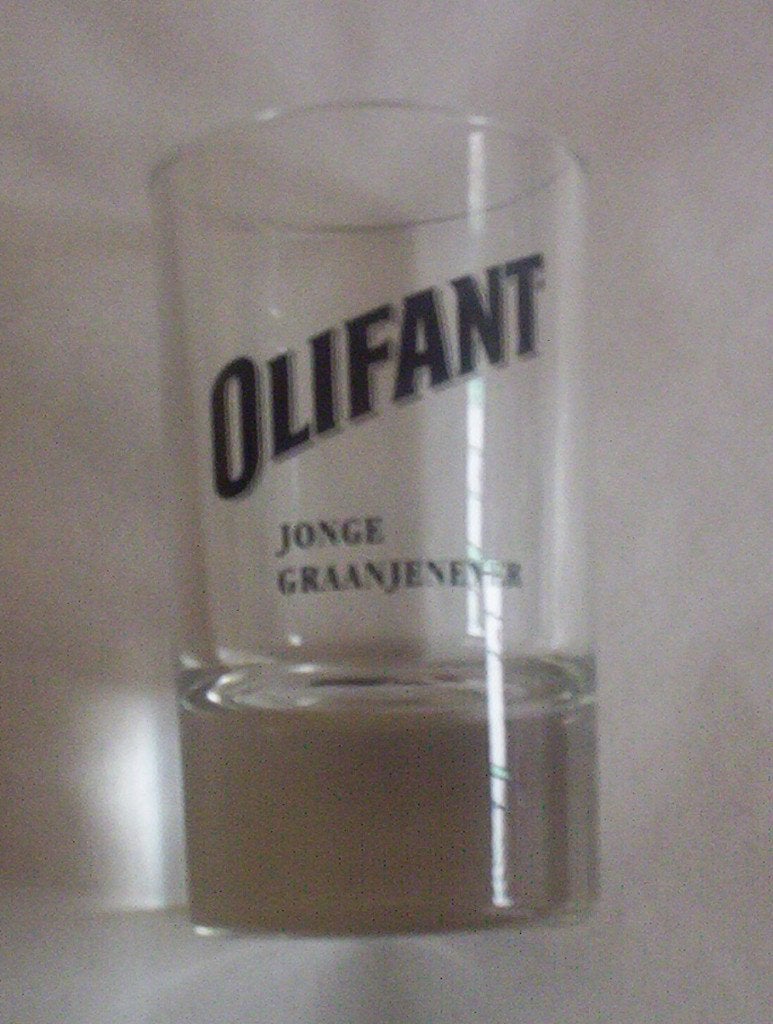 borrelglaasje olifant (vlgnr 2) jonge graanjenever, Verzamelen, Glas en Borrelglaasjes, Ophalen of Verzenden, Zo goed als nieuw