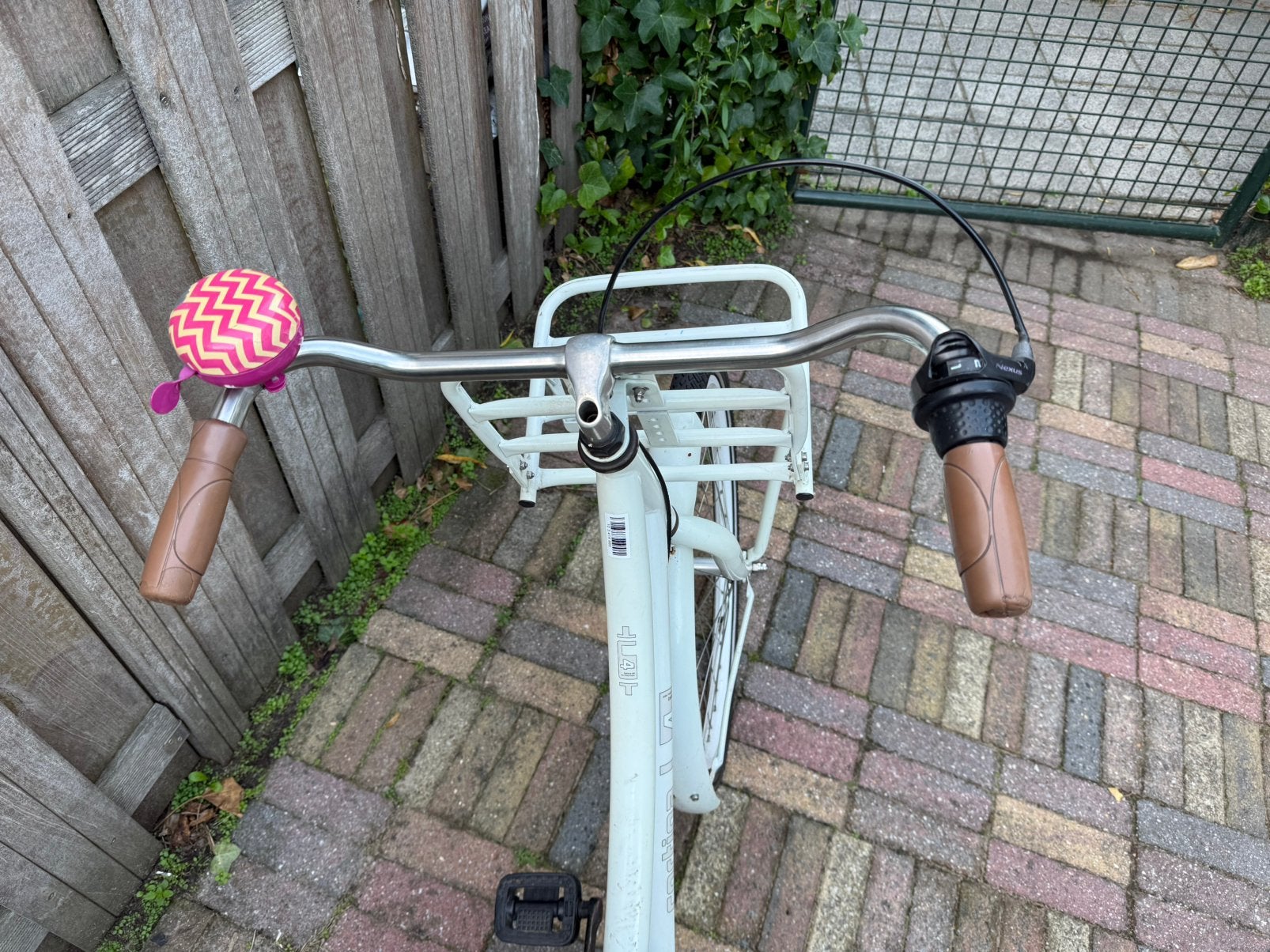 Foto 6 van Cortina meisjesfiets 24 inch