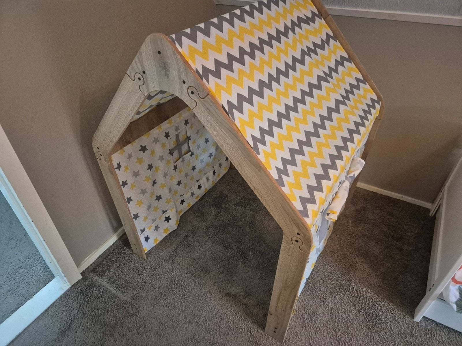 Leuk speelhuisje voor binnen - ideaal voor de kinderkamer, Ophalen, Zo goed als nieuw, Hout