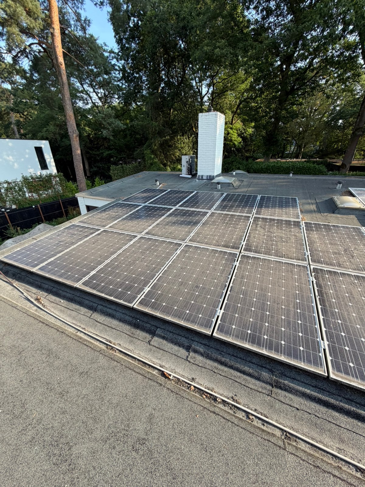 Zonnepanelen 26 st totaal met omvormer 250 w max per paneel, Ophalen, Zo goed als nieuw, Compleet systeem
