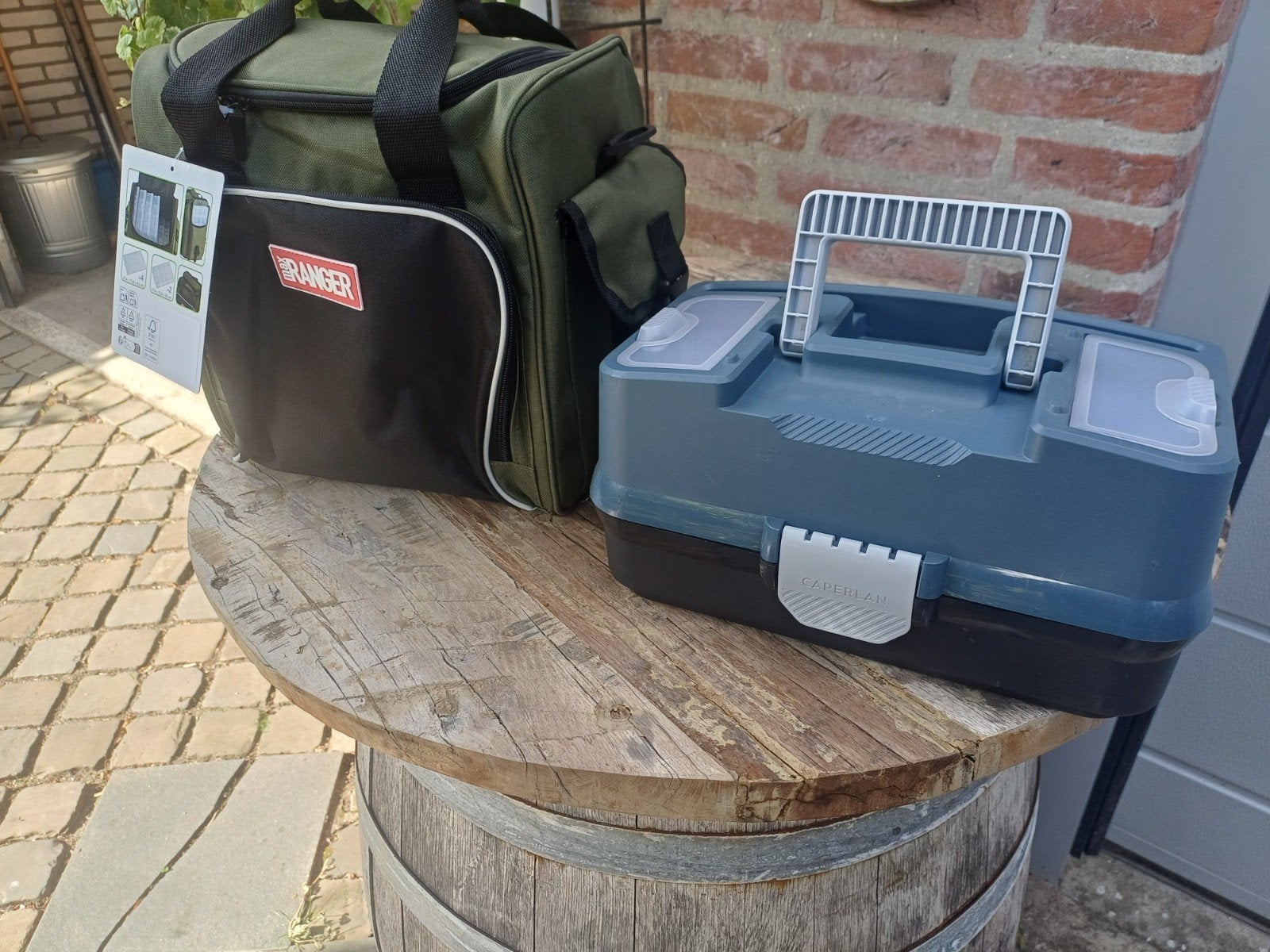 Max Ranger Vistas met 6 dozen en extra tacklebox, Ophalen, Nieuw, Koffer of Tas