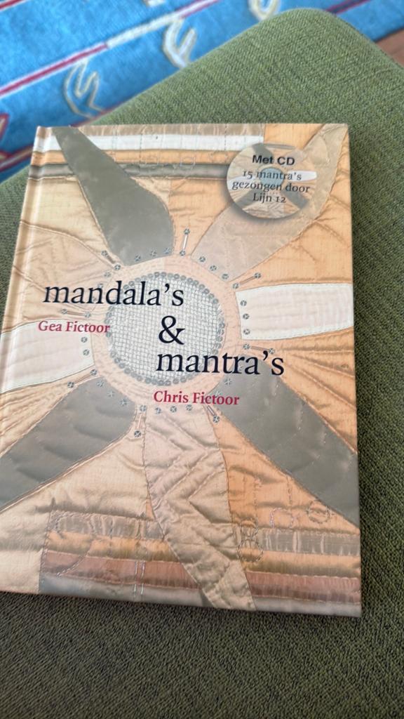 G. Fictoor - Mandala's en mantra's, Achtergrond en Informatie, Ophalen of Verzenden, Zo goed als nieuw, G. Fictoor; C. Fictoor