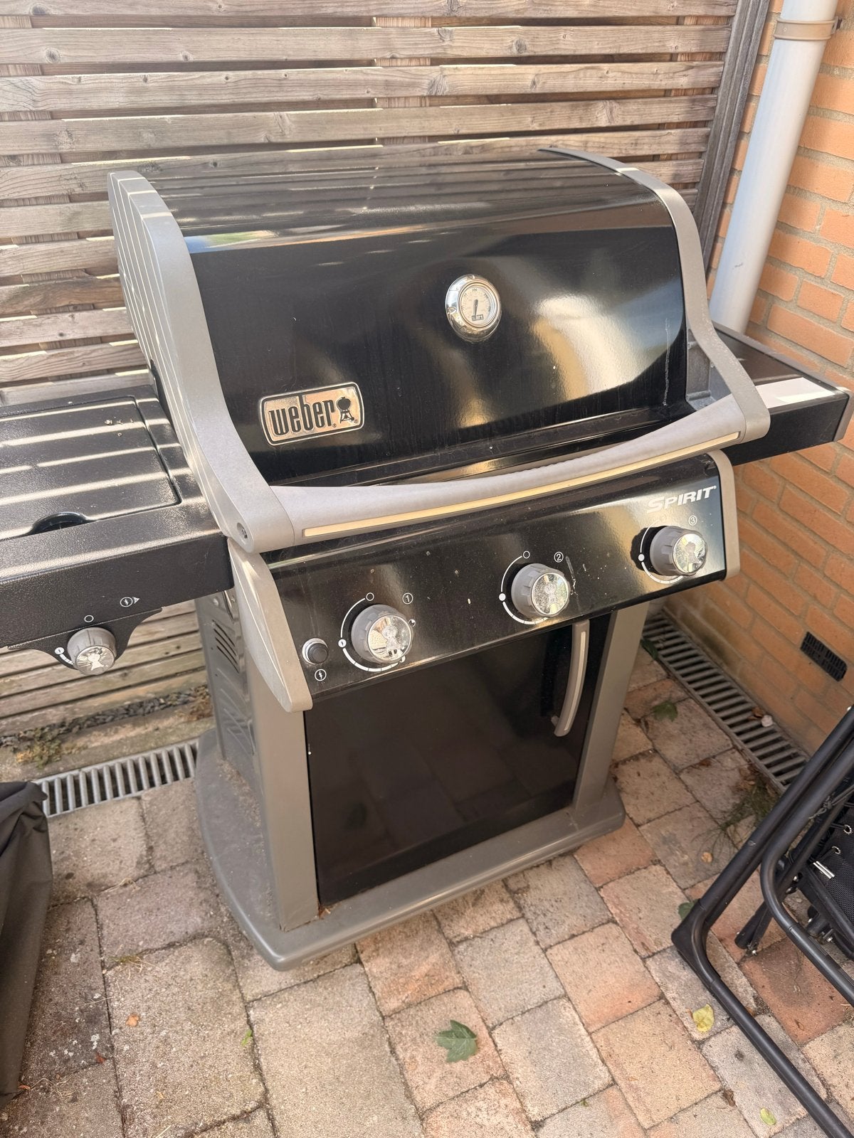 Weber Spirit E320 Gasbarbecue met gietijzeren roosters, Ophalen, Gebruikt