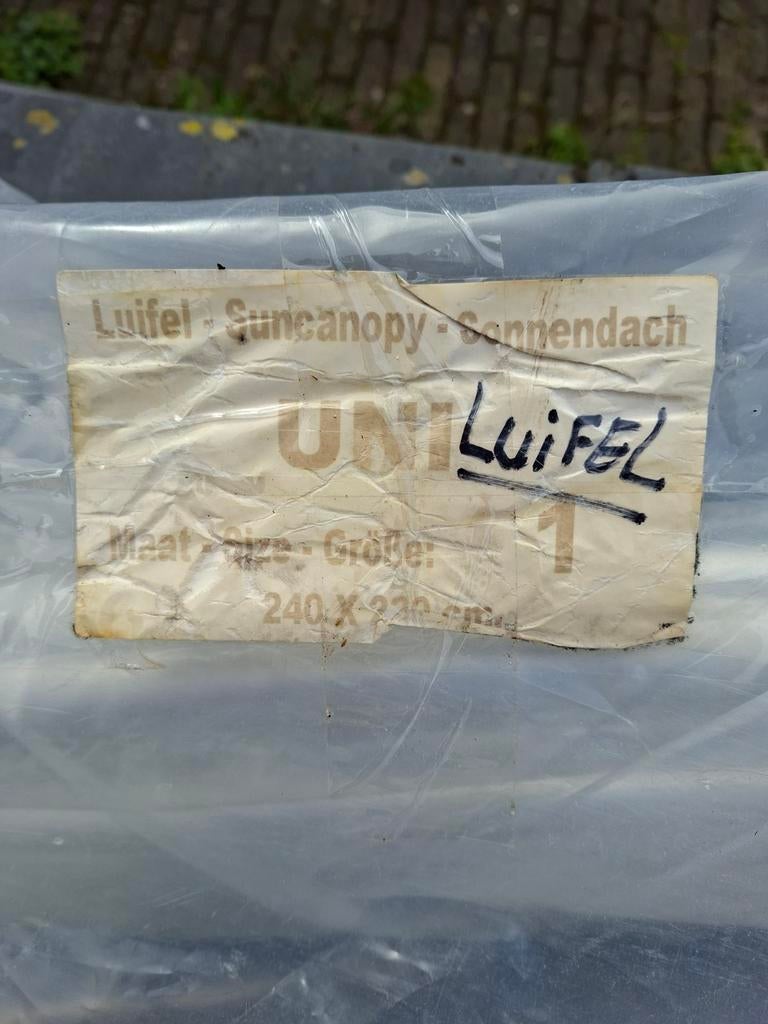 Caravan luifel met pees, Ophalen