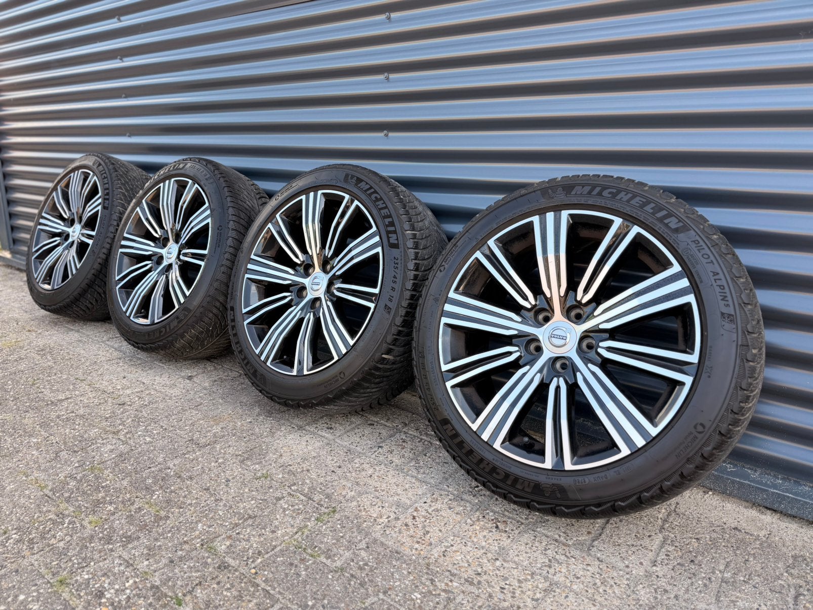 ❄️OEM Volvo Inscription 18 inch 5x108 V60 S60 II R Design ❄️, Auto-onderdelen, Banden en Velgen, Ophalen, 18 inch, Gebruikt, Banden en Velgen