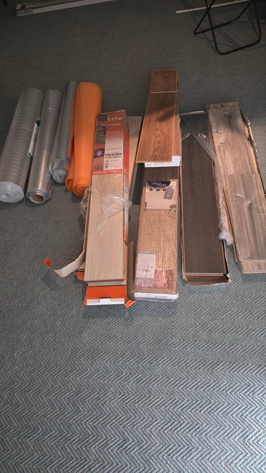 Diverse partij laminaat en ondervloer, Doe-het-zelf en Verbouw, Zo goed als nieuw, 10 tot 30 cm, Hout, 5 tot 10 m²