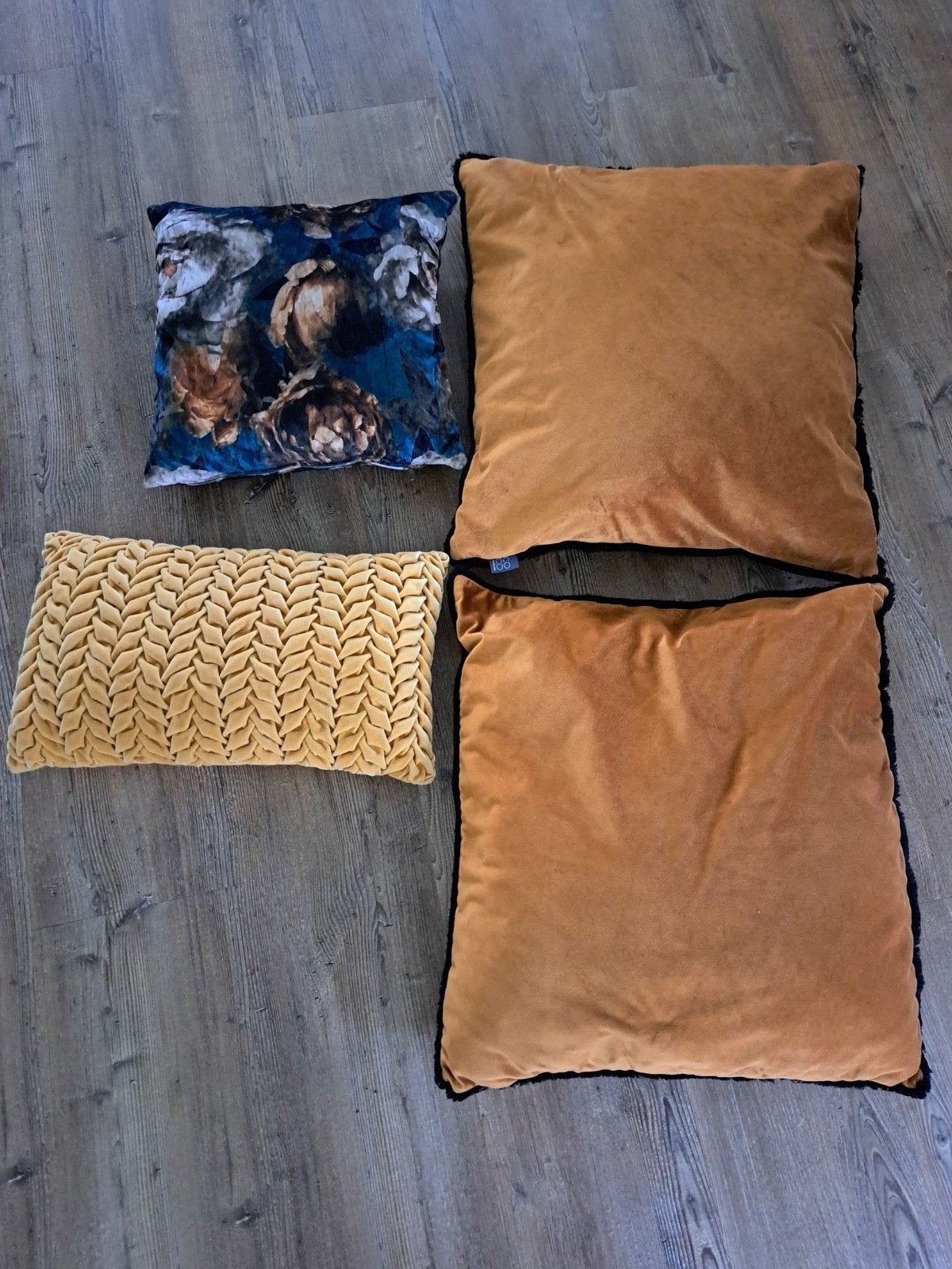Set van 4 sierkussens: 2x okergeel, 1x okergeel, 1x blauw, Ophalen, Overige merken, Gebruikt, Meerkleurig