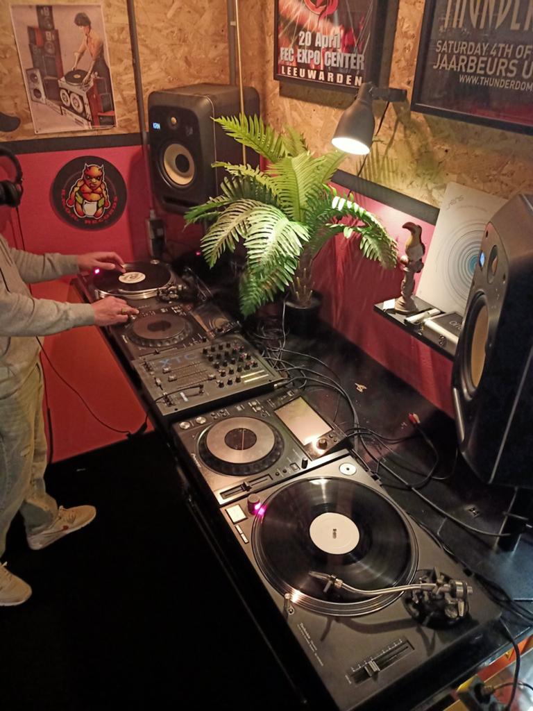 Oldskool Vinyl DJ voor jouw feestje of partijtje, Diensten en Vakmensen, Muzikanten, Artiesten en Dj's, Dj