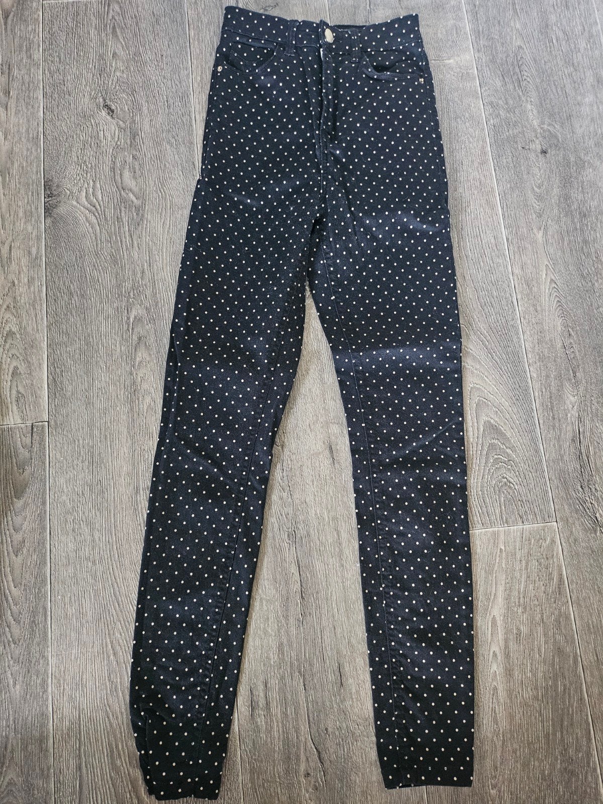 Stradivarius Super High Waist Jeans met stippen, Zwart, Ophalen of Verzenden, W27 (confectie 34) of kleiner, Stradivarius