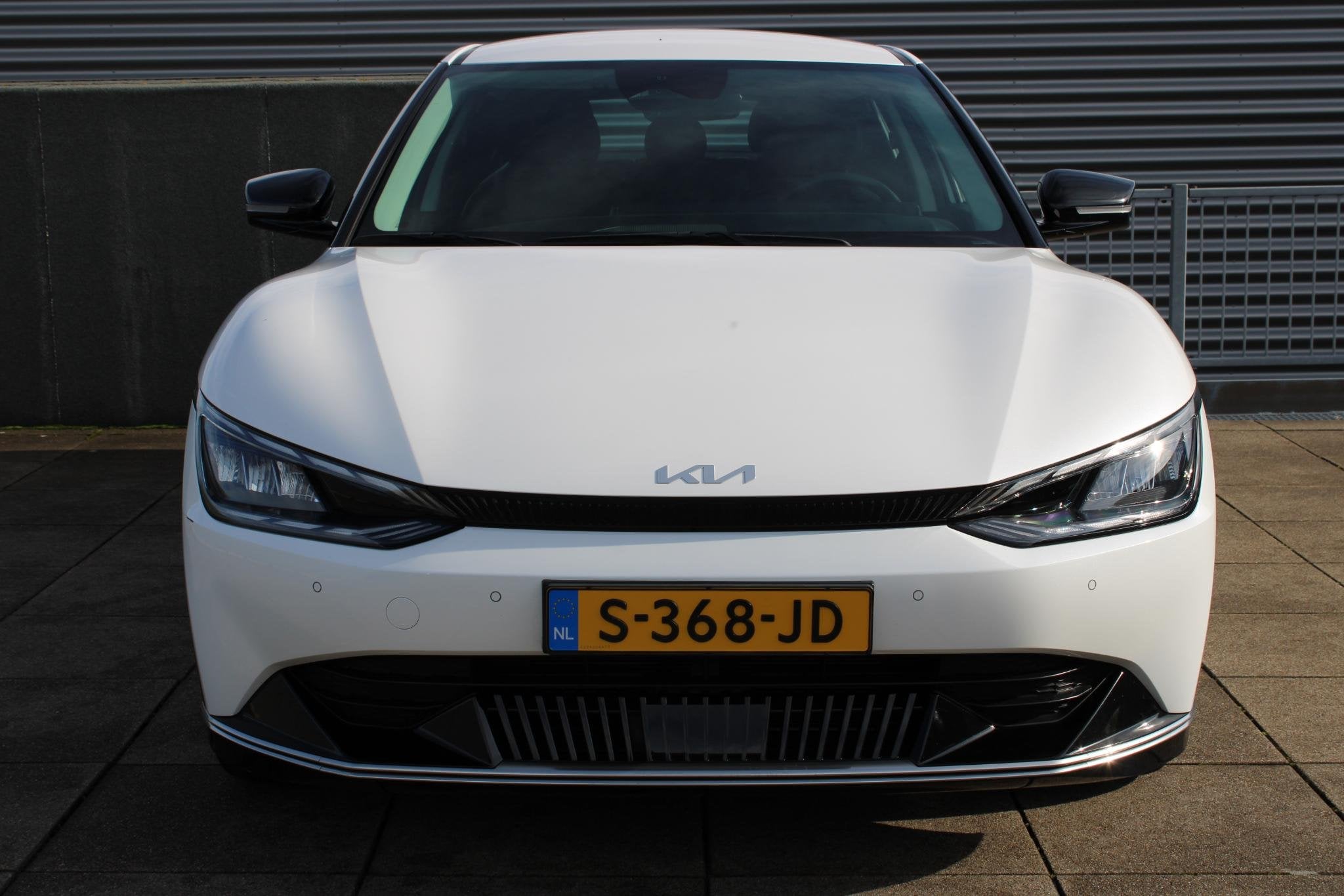 Kia EV6 Plus AWD 77.4 kWh AUTOMAAT 100% SOH! Leder / Navigat, Auto's, Dealer onderhouden, Gebruikt, Wit, 17 min