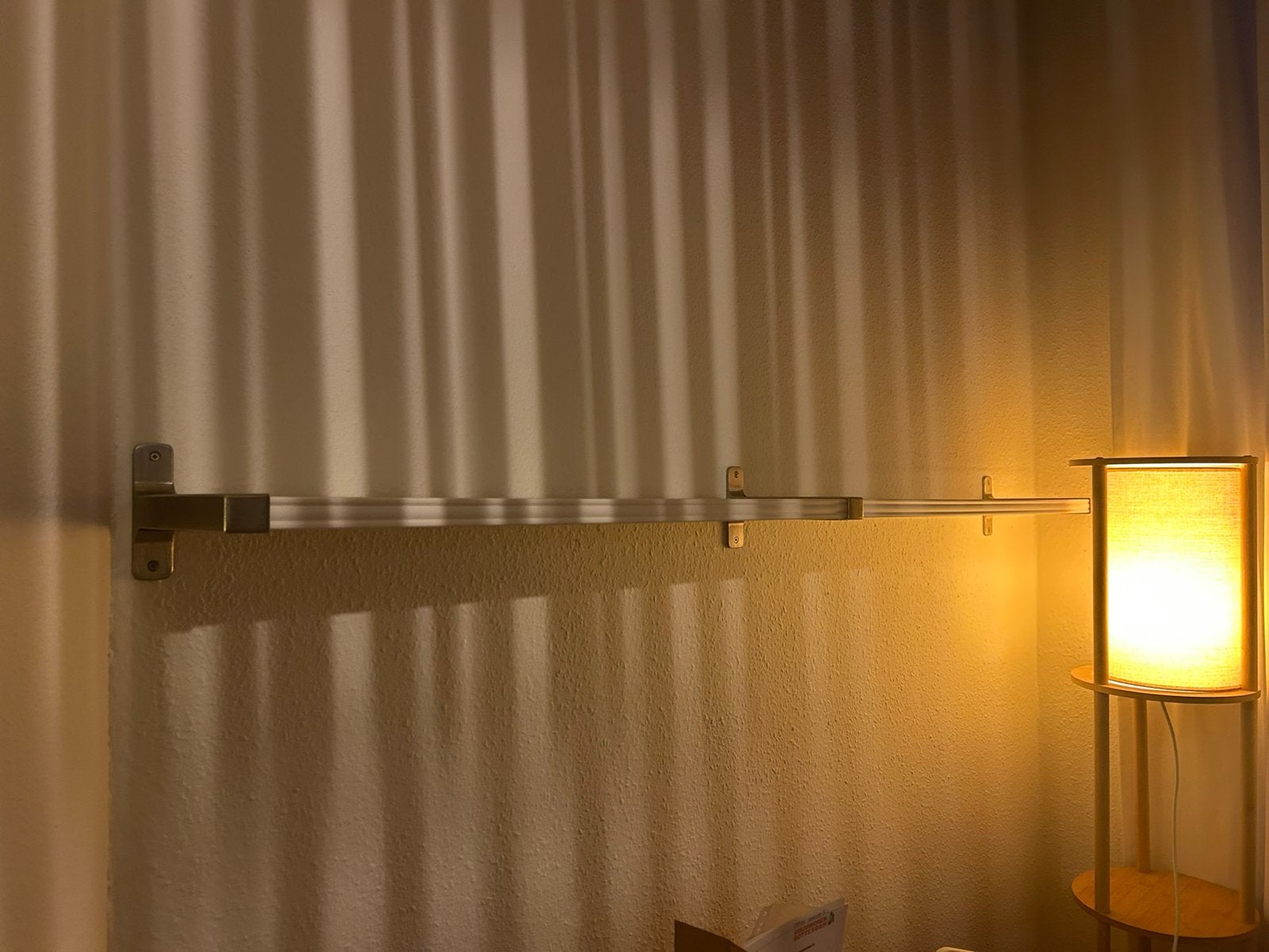 Bergshult planken IKEA met ophangmechanisme, Ophalen, Zo goed als nieuw