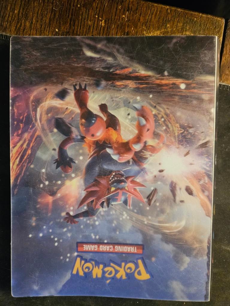 Pokémon Kaartenmap / Verzamelmap - Incineroar & Decidueye, Ophalen of Verzenden, Gebruikt, Overige typen