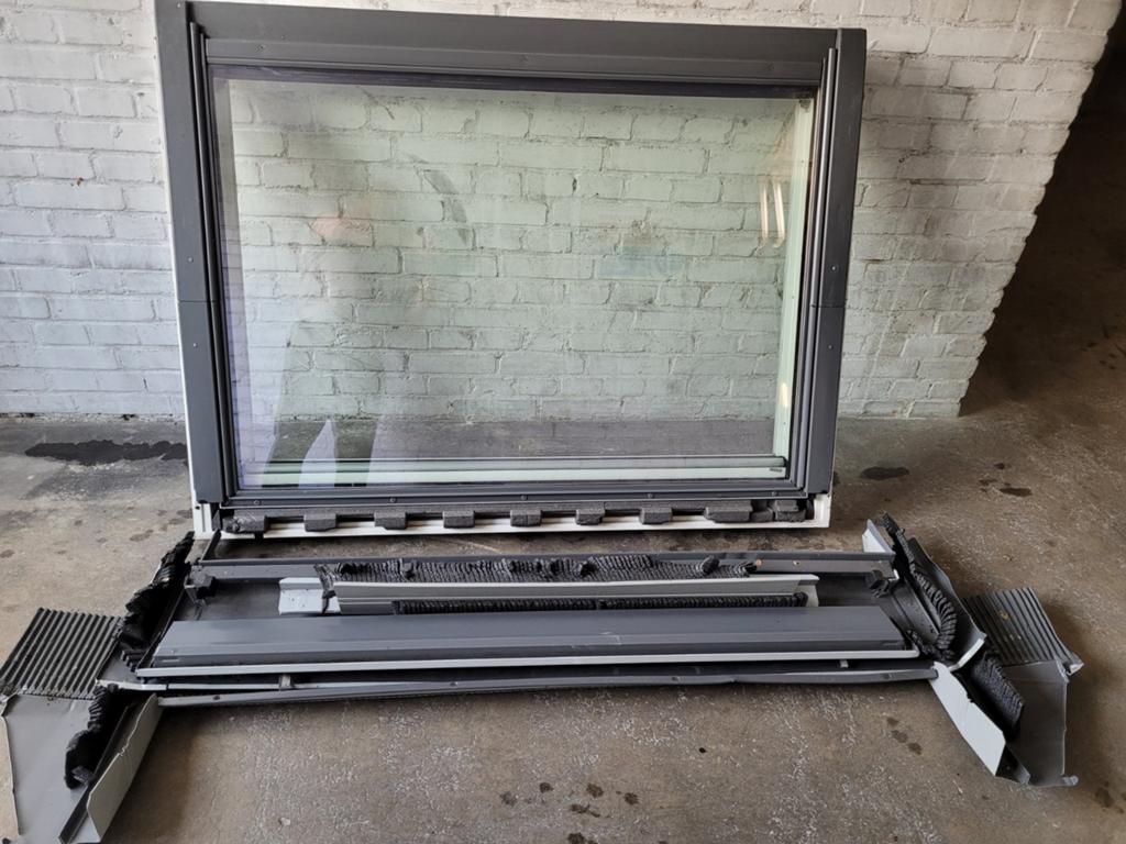 2x velux GGL UK 04 134B x98H inclusief gootstukken, Doe-het-zelf en Verbouw, Glas en Ramen, Ophalen, Minder dan 80 cm, Dakraam
