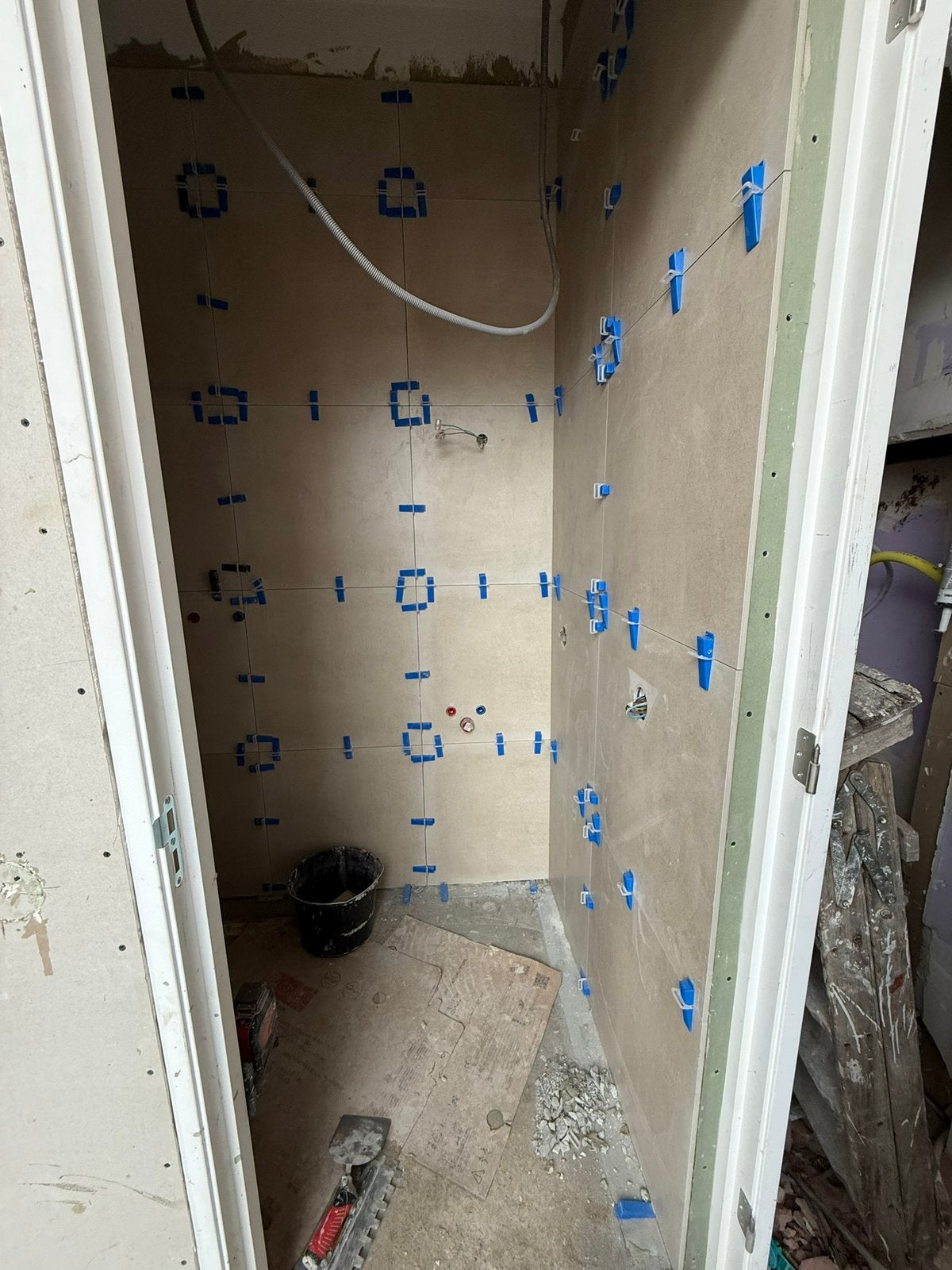 Tegelzetter, Zo goed als nieuw, 10 m² of meer, Vloertegels, Overige materialen