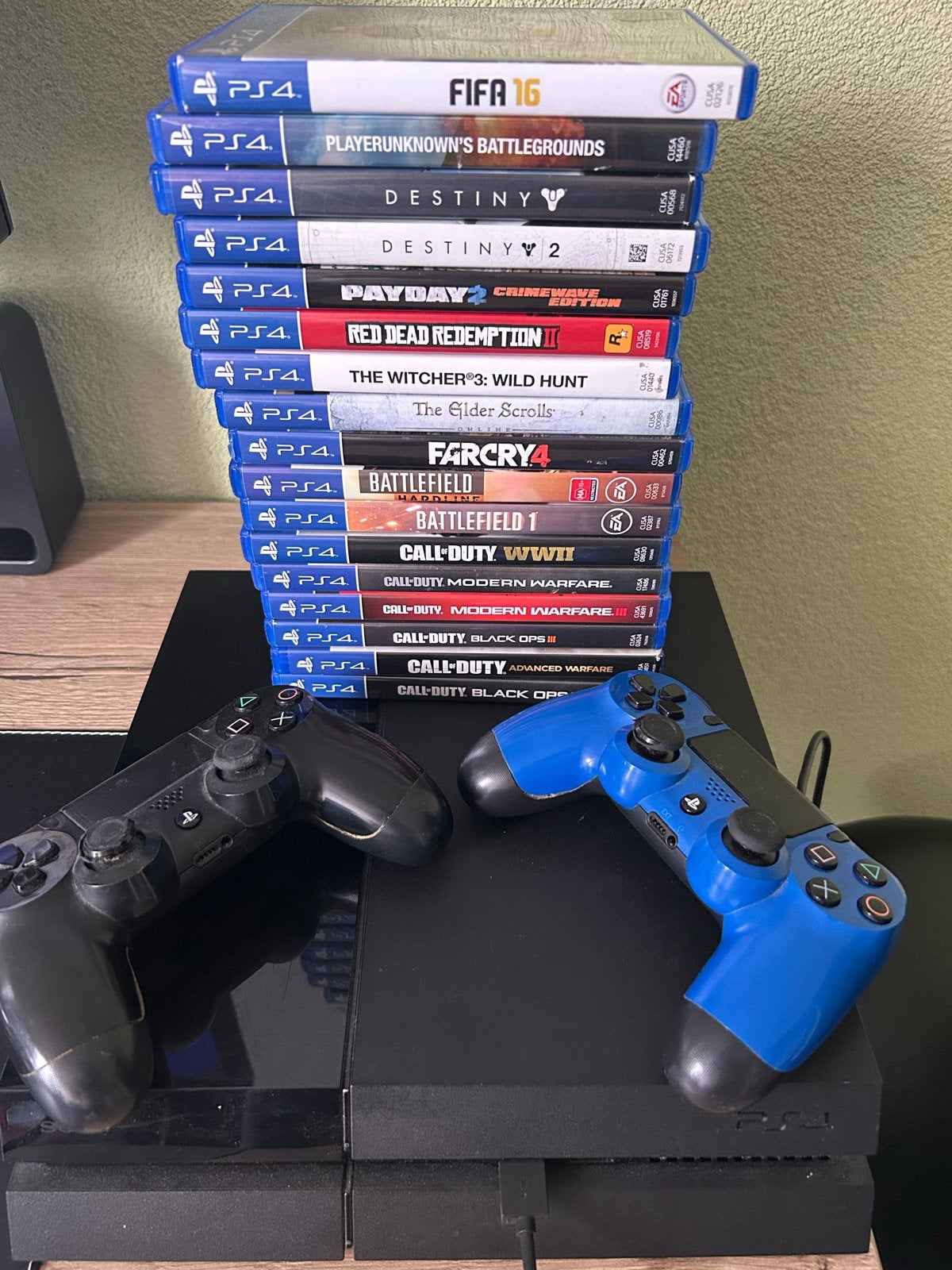 PS4 met 2 controllers en 15 games, Spelcomputers en Games, Ophalen, Met 2 controllers, Original, 500 GB