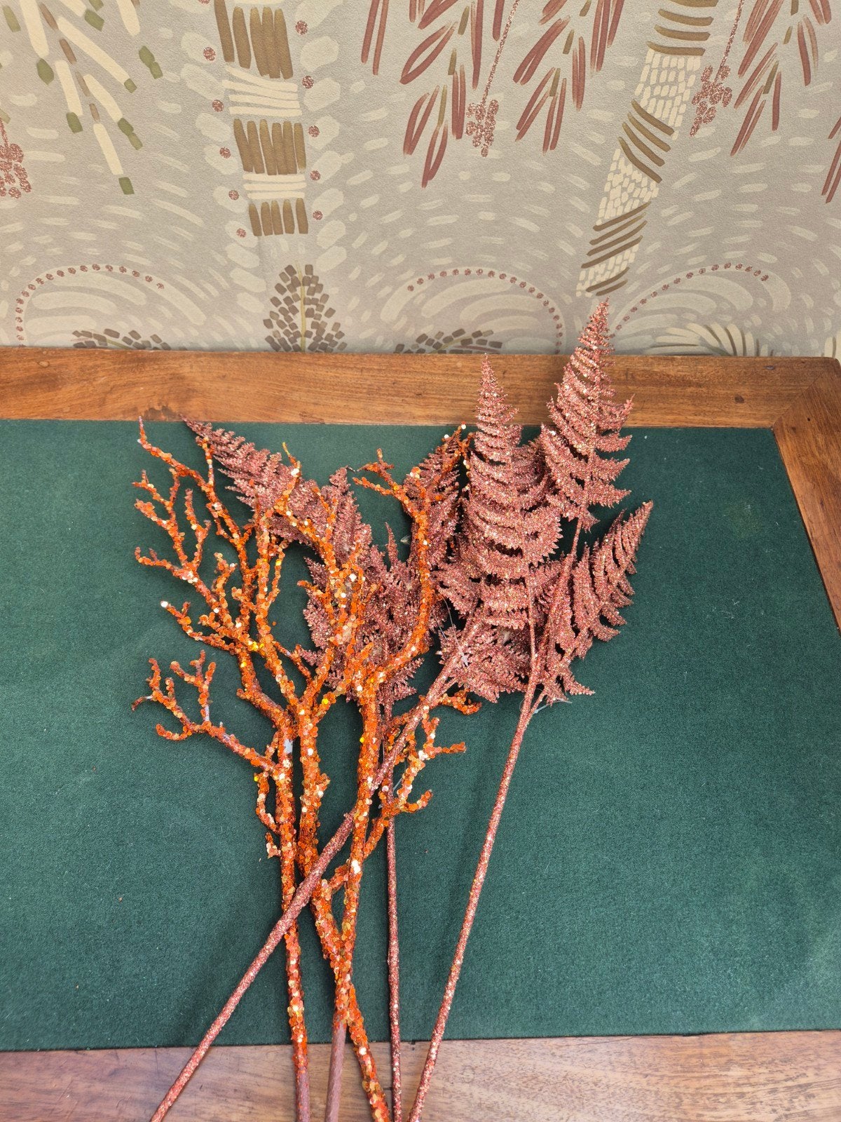 Decoratieve takken en varens met glitter - Herfst/Kerst, Meerkleurig, Overige materialen, Overige stijlen, Ophalen of Verzenden