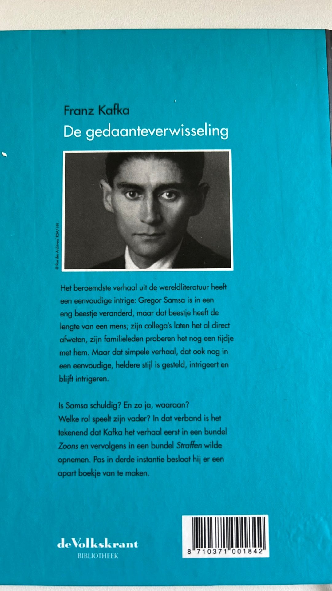 De Gedaanteverwisseling - Franz Kafka (de Volkskrant), Boeken, Ophalen of Verzenden, Zo goed als nieuw, Nederland