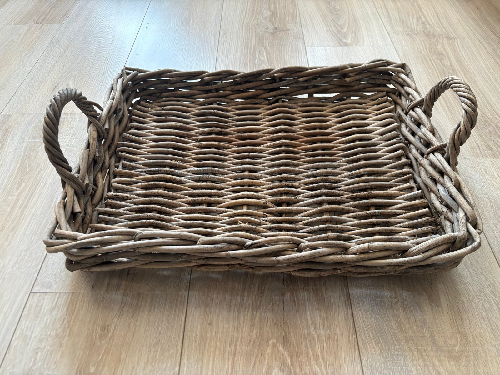 Gevlochten rieten dienblad met handvatten - 50x40cm, Gebruikt, Gevlochten, Ophalen of Verzenden, Riet