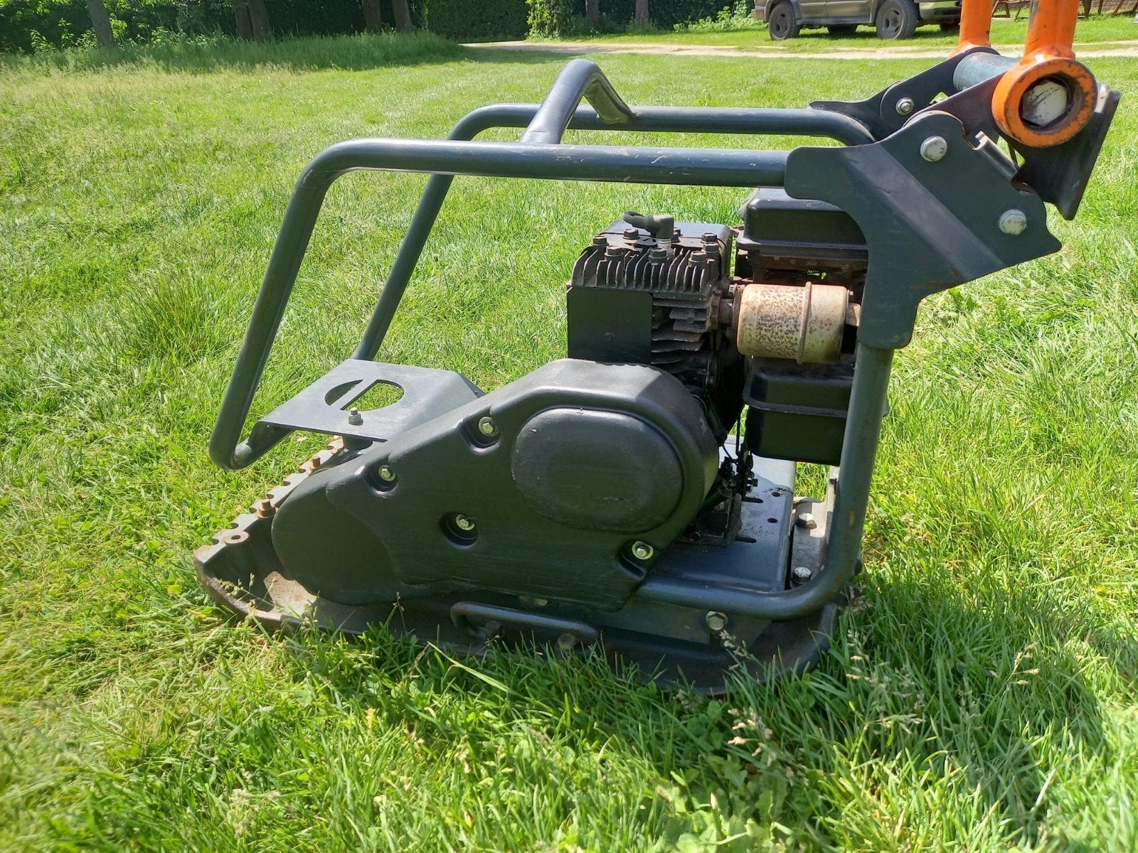 Te huur trilplaat 83kg 16kn, Ophalen of Verzenden, Gebruikt