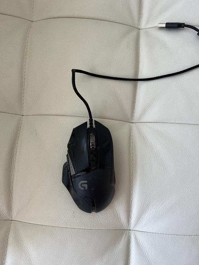 Logitech gaming muis / mouse in nieuwstaat weinig gebruikt, Computers en Software, Muizen, Rechtshandig, Muis, Gaming muis, ‘LOGITECH’