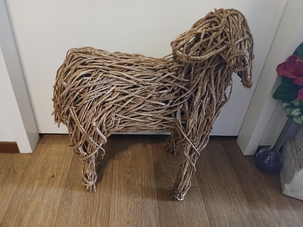 SCHAAP VAN TAKKEN, Ophalen, Zo goed als nieuw, Hout, 50 tot 75 cm