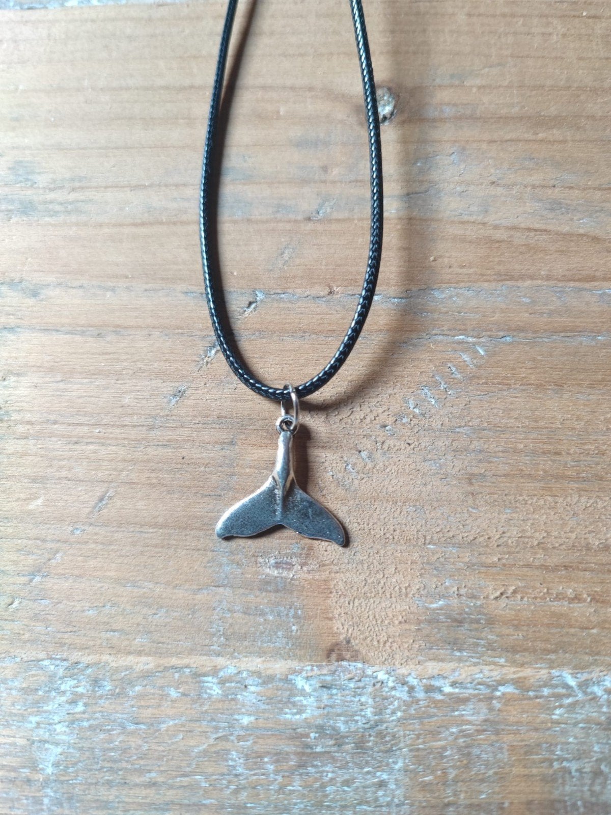 Nieuwe ketting met walvisstaart hanger, Verzenden