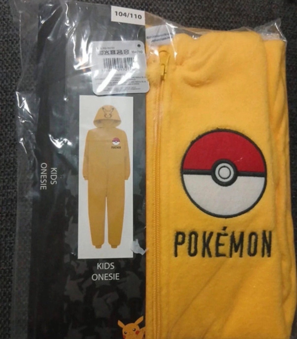 Nieuwe Pokémon Pikachu Onesie - Maat 104/110, Ophalen of Verzenden, Nieuw, Jongen of Meisje
