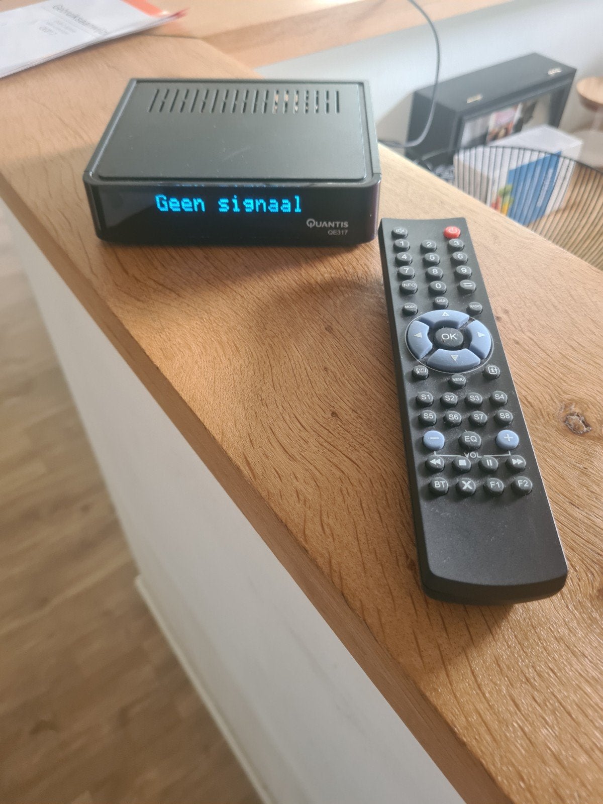 Quantis QE317 digitale radio ontvanger, Ophalen