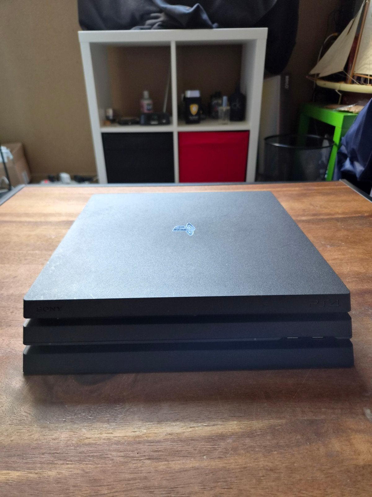 Sony PlayStation 4 Pro 1TB + Camo Controller + FIFA 23, Spelcomputers en Games, Spelcomputers | Sony PlayStation 4, Ophalen of Verzenden