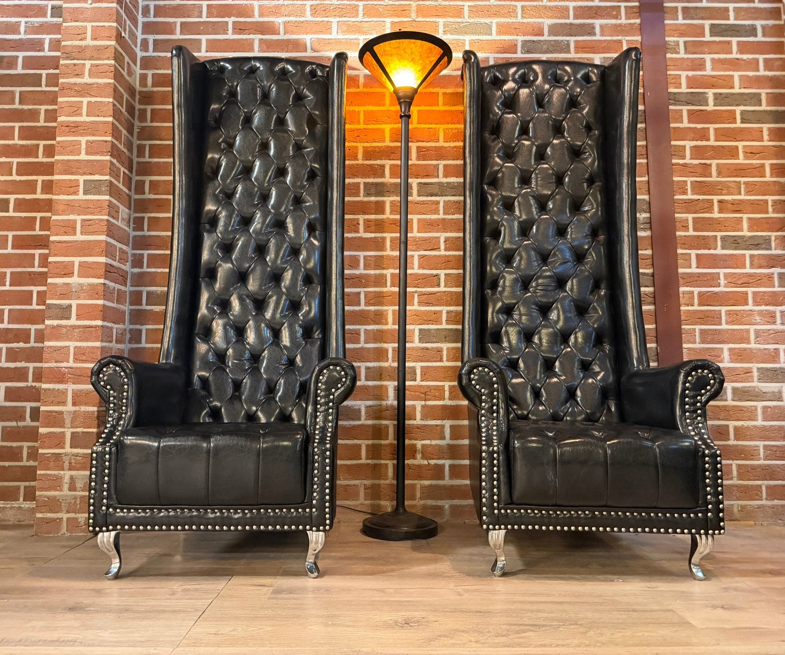 2x Chesterfield Girafstoel | Zwart Leer | XXL Troonstoelen