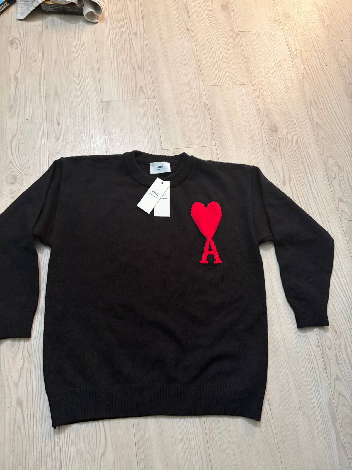 Ami Paris Sweater Zwart met Rood Hart Maat S Nieuw, Kleding | Heren, Verzenden, Nieuw, Maat 46 (S) of kleiner, Zwart