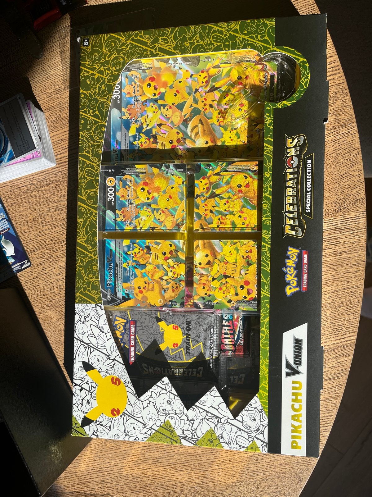 Pokémon Celebrations Pikachu V-UNION Special Collection, Ophalen of Verzenden, Nieuw, Overige typen