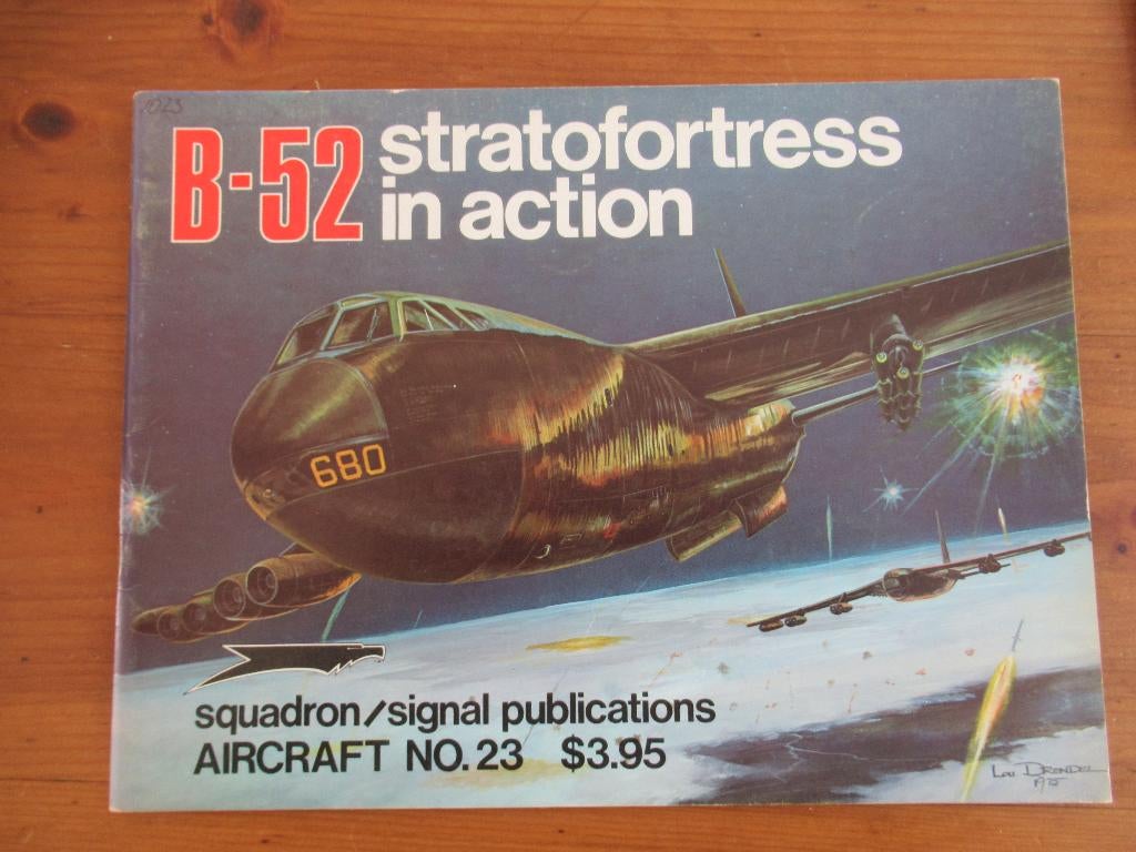 B-52 Stratofortress in action - Squadron Signal, Overige merken, 1:72 tot 1:144, Ophalen of Verzenden, Zo goed als nieuw