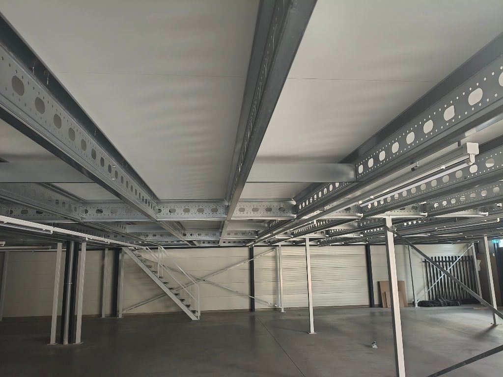 Entresolvloer 225 m2, Zakelijke goederen, Ophalen