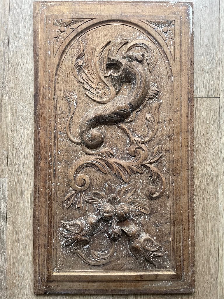 Antiek handgesneden paneel met fabeldier, Ophalen of Verzenden