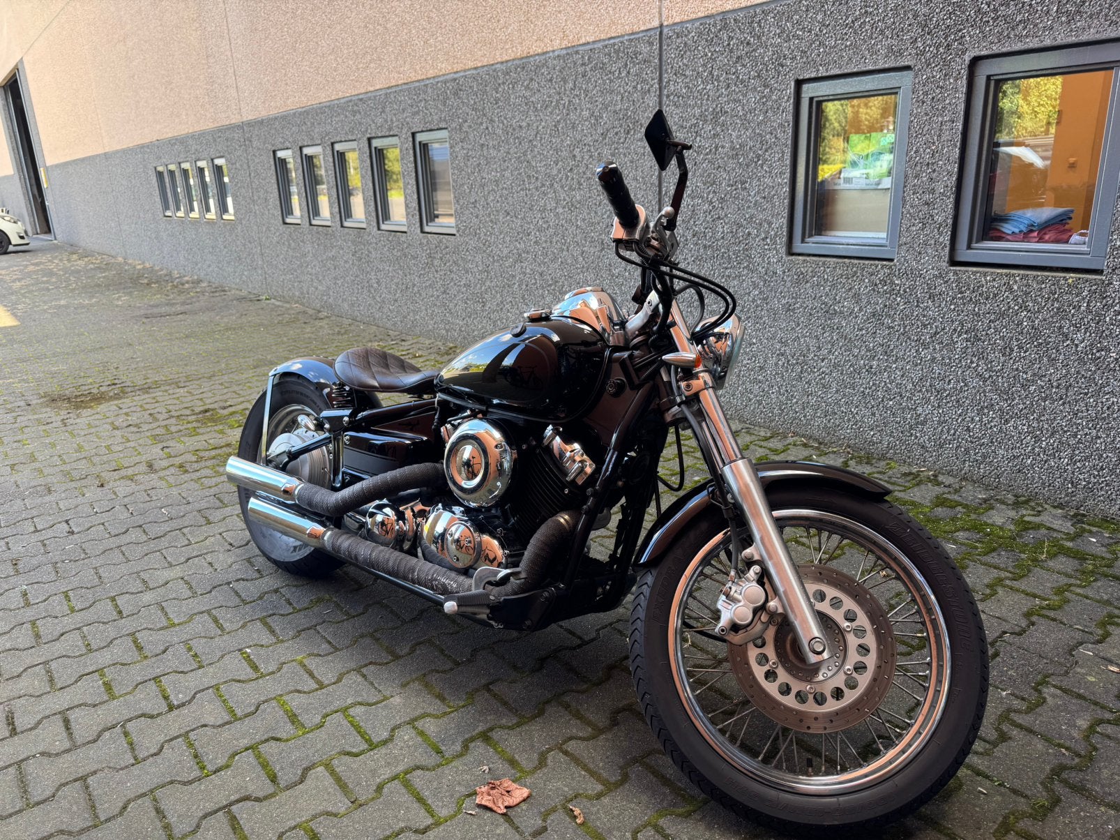 Yamaha Dragstar 650 Bobber uniek en rijk uitgerust, Cardan-aandrijving, 2 cilinders, Chopper, Particulier