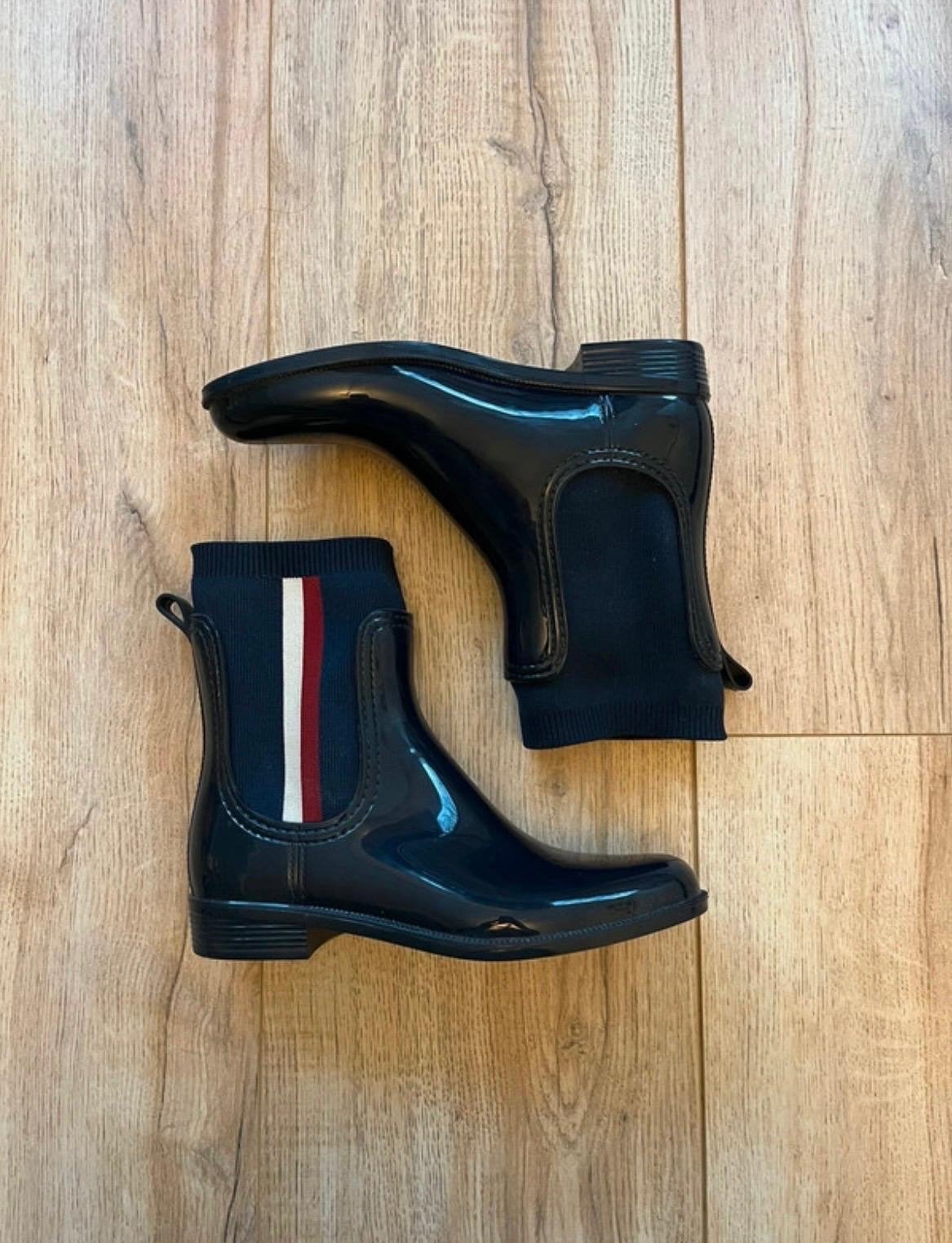 Tommy Hilfiger regenlaarsjes maat 40, Blauw, Ophalen of Verzenden, Regenlaarzen, Zo goed als nieuw