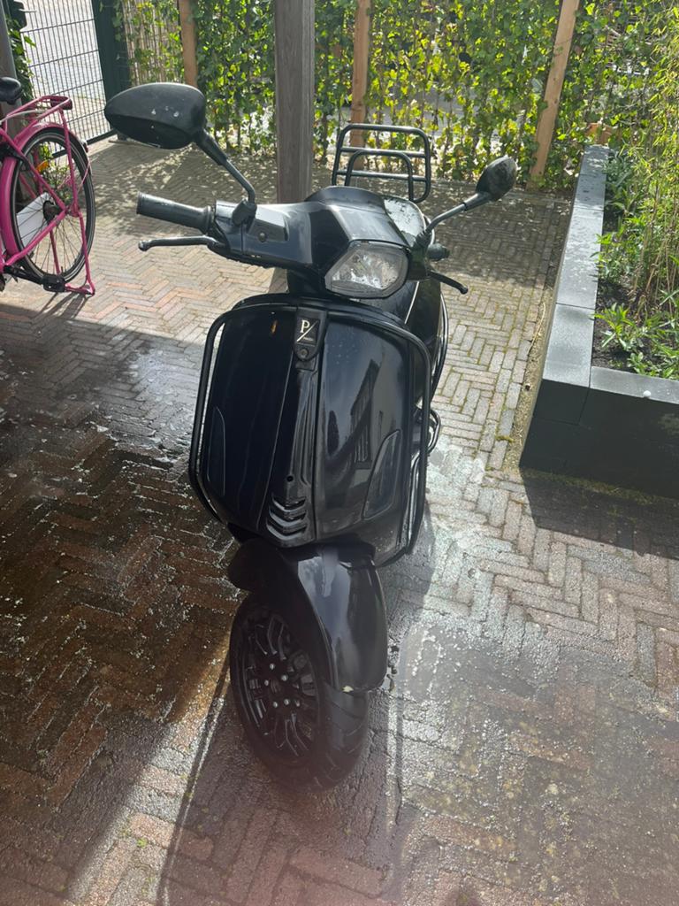 Vespa matzwart, Ophalen, Gebruikt, Benzine, Vespa