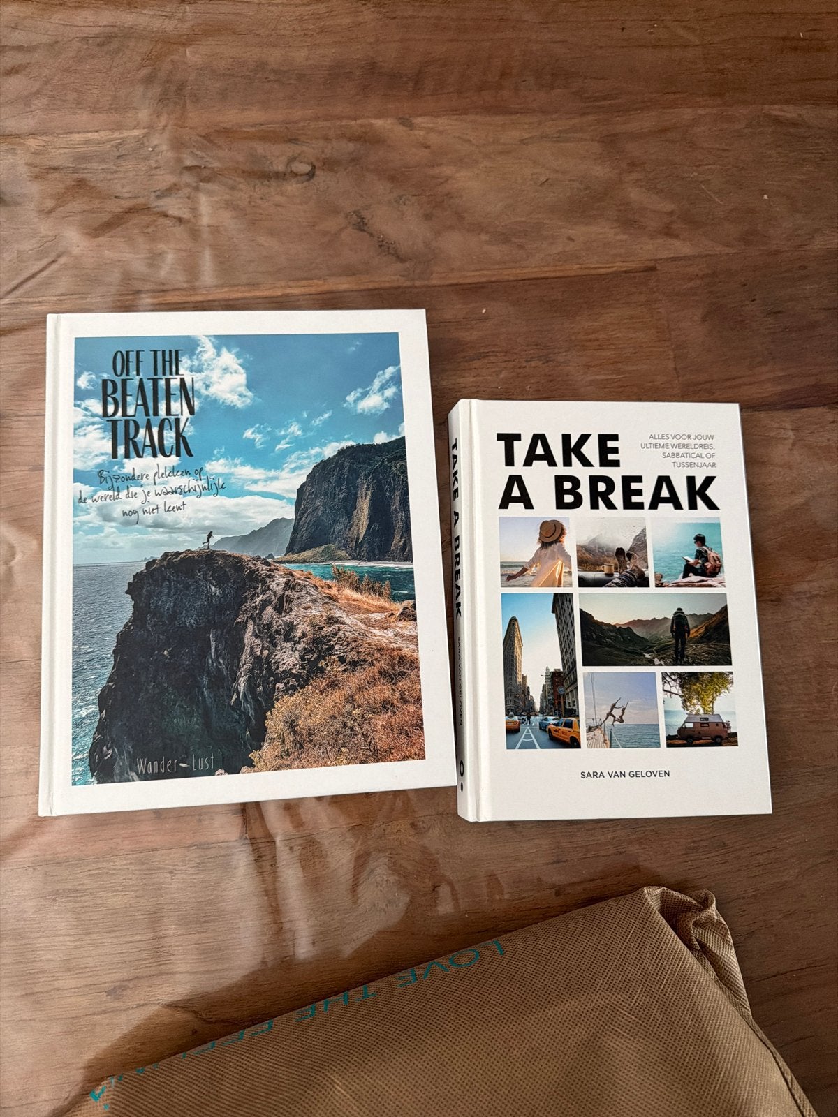 Reisboeken: Off The Beaten Track & Take A Break, Overige merken, Europa, Ophalen of Verzenden, Zo goed als nieuw