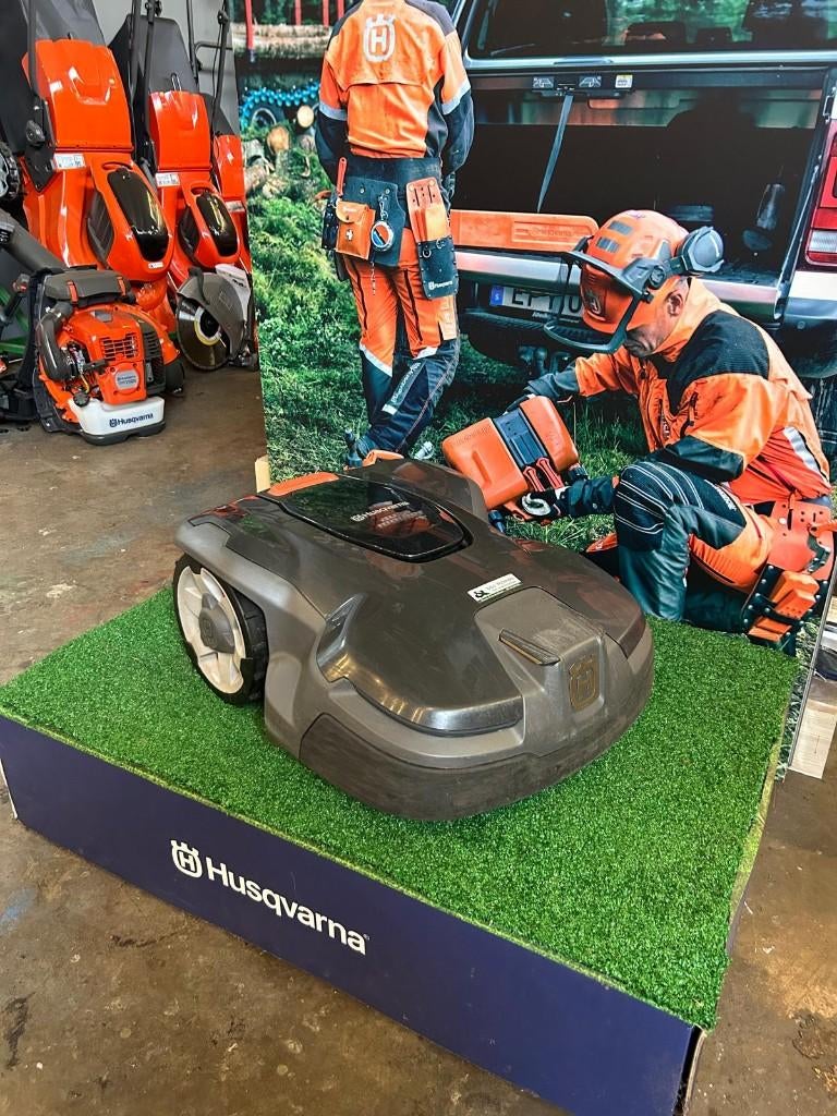 Husqvarna 415X Robotmaaier, Tuin en Terras, Robotmaaiers, Gebruikt, Minder dan 20 cm, Bestuurbaar via app, Ophalen
