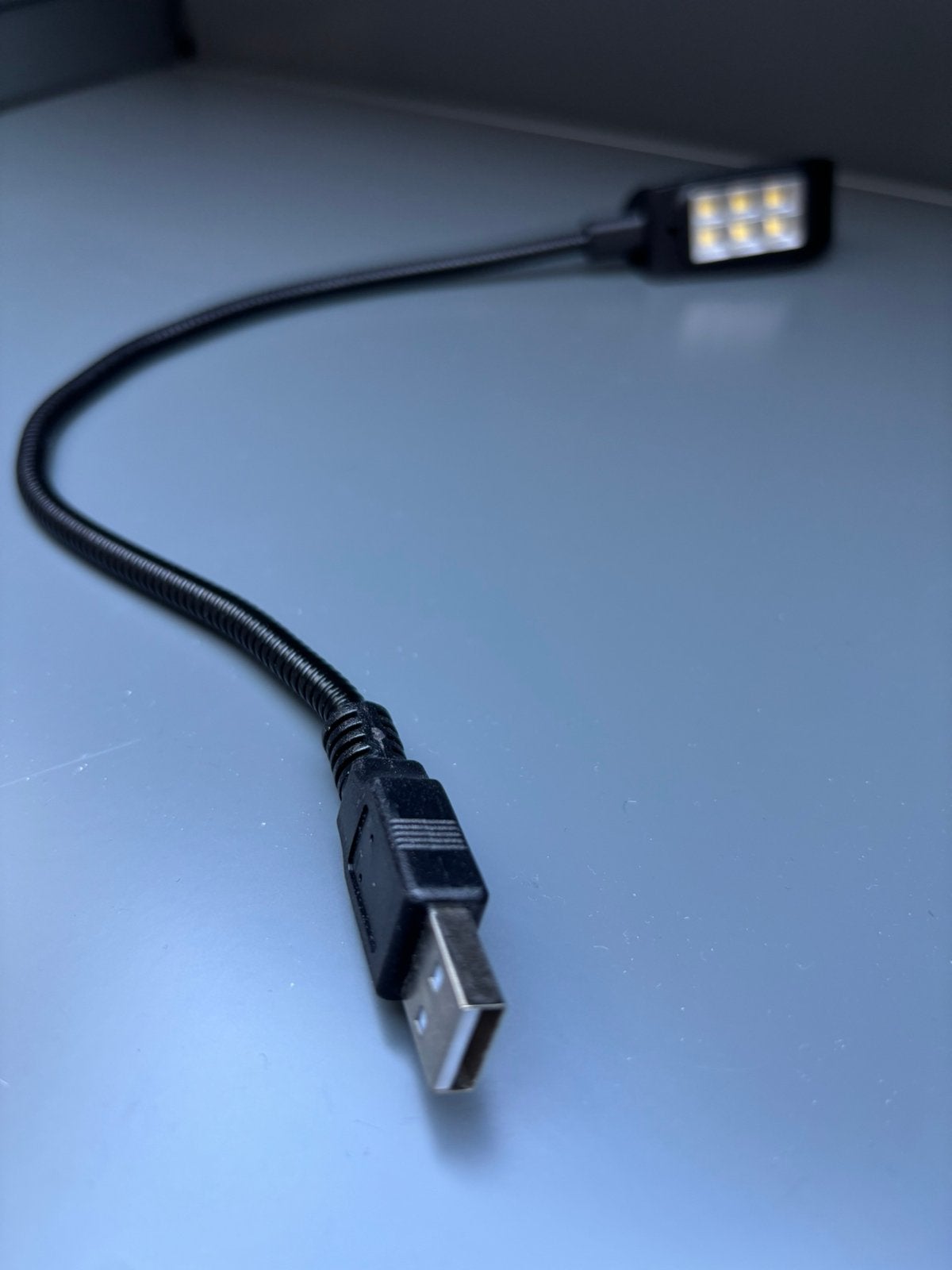 SHOWTEC FLEXIBELE ZWANENHALS USB LEDLAMPJE, Ophalen of Verzenden, Zo goed als nieuw
