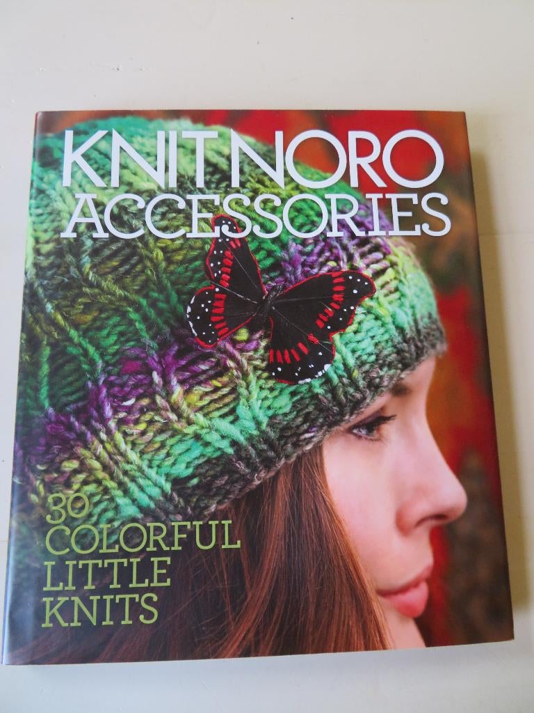 Breiboek Knit Noro Accessories nieuw., Ophalen of Verzenden, Nieuw, Breien, Patroon of Boek