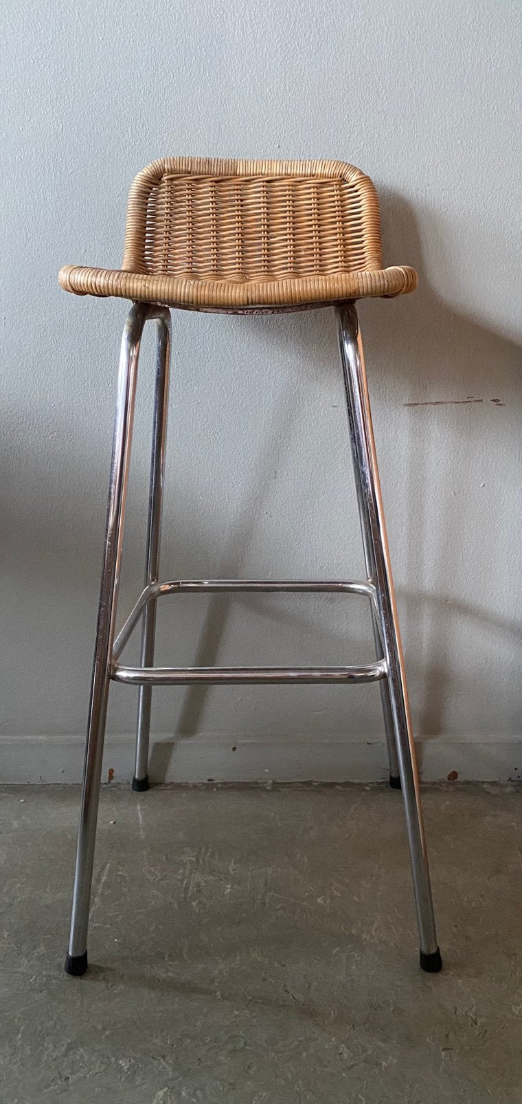 Vintage Rohé Rotan barkruk, Dirk van Sliedrecht., Huis en Inrichting, 1 kruk, Ophalen, Gebruikt, 60 tot 90 cm